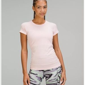 Lululemon Swiftly Tech Short Sleeve Shirt 1.0 in Pale Pink / Size: Small